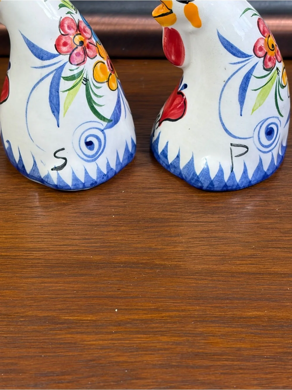 1980's Hand Painted White Alcobaca Rooster Of Barcelos Salt & Pepper Shakers